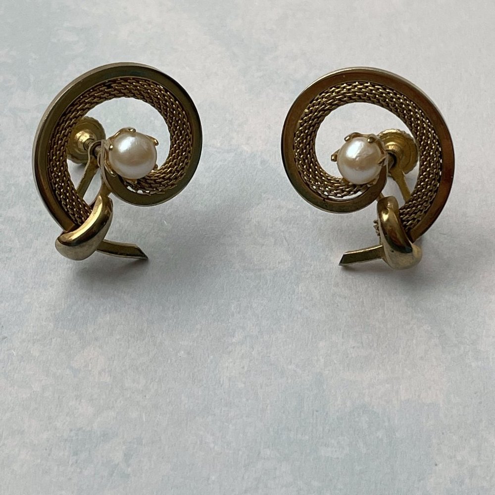 Vintage 50s Star Signed Gold Tone Faux Pearl Screw Back Earrings 1”